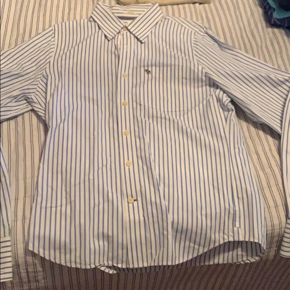 ABERCROMBIE & FITCH COLLARD BUTTON DOWN. SIZE L.